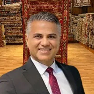 Hakan Evin - Owner of Imperio Otomano Rug Store